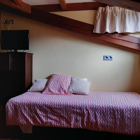 פרואזה Hotel La Plaza מראה חיצוני תמונה