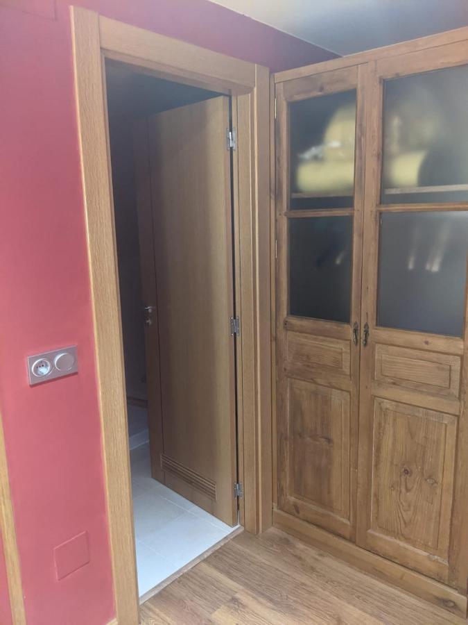 פרואזה Hotel La Plaza מראה חיצוני תמונה