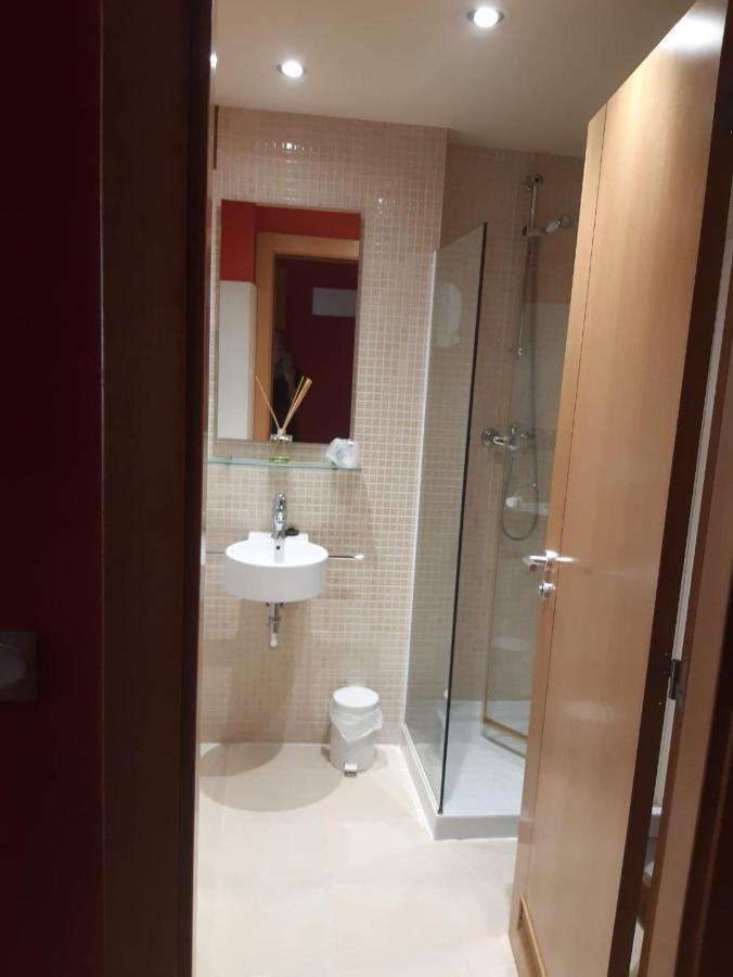 פרואזה Hotel La Plaza מראה חיצוני תמונה