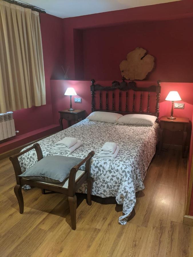 פרואזה Hotel La Plaza מראה חיצוני תמונה