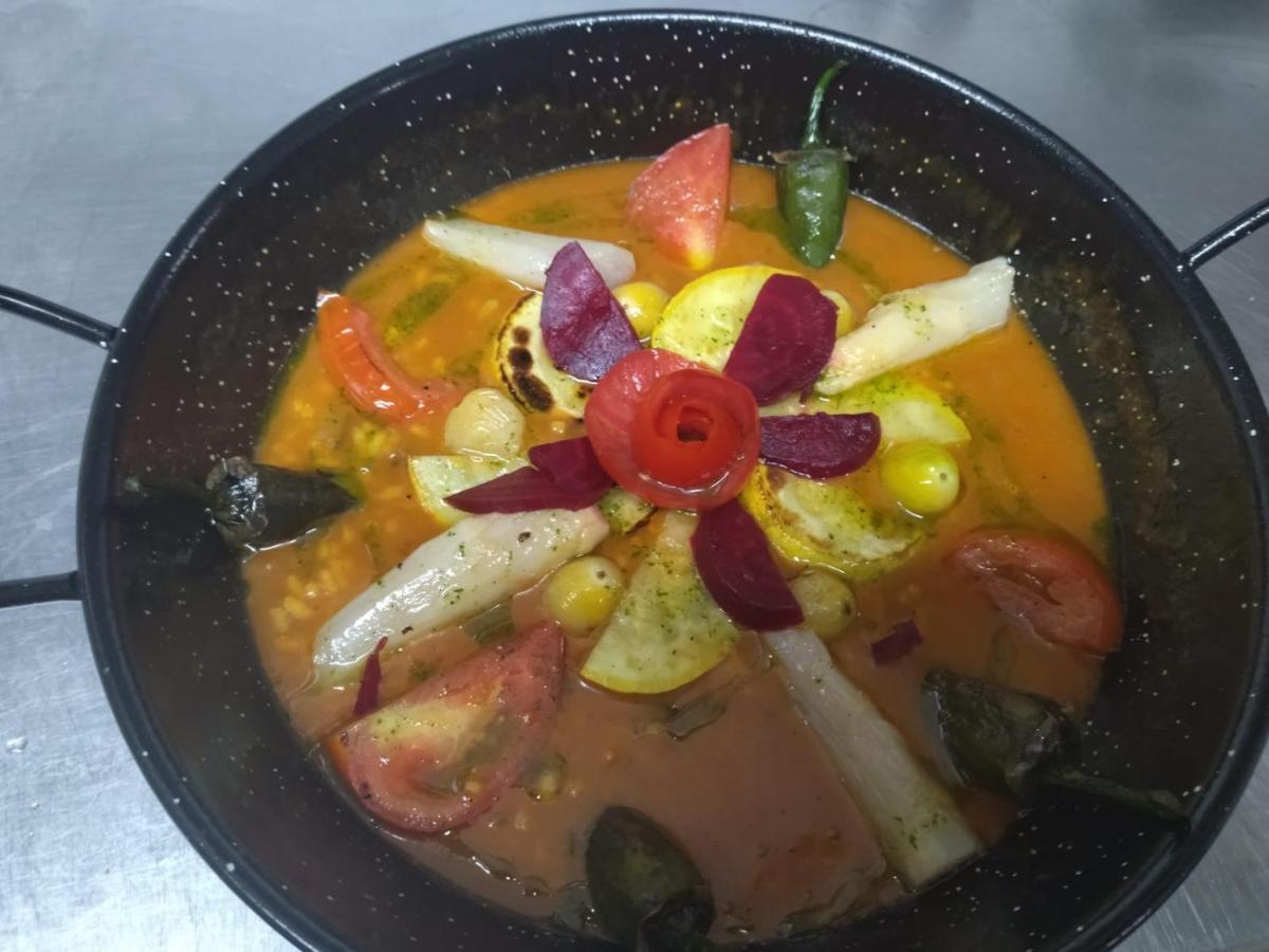 פרואזה Hotel La Plaza מראה חיצוני תמונה