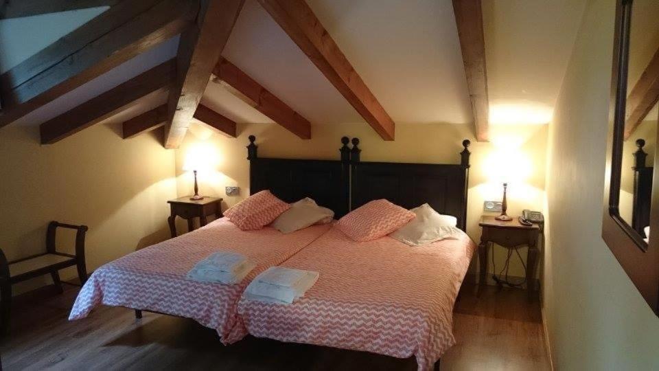 פרואזה Hotel La Plaza מראה חיצוני תמונה